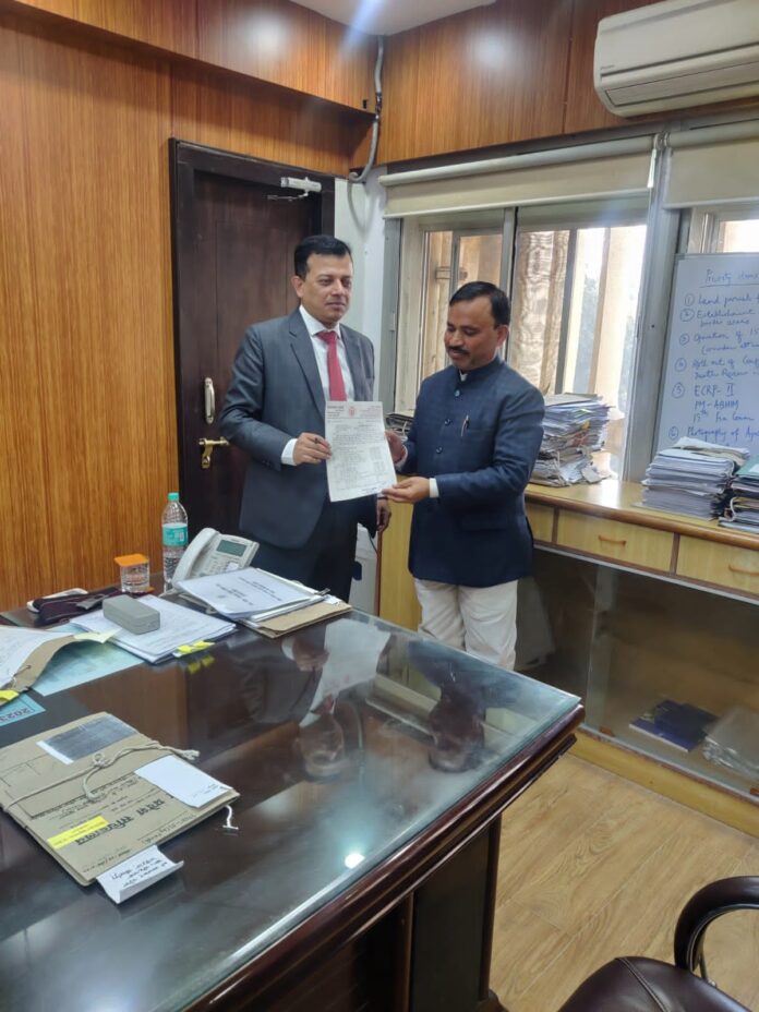 MLA Vijaypal Aadhti meets the Chief Secretary