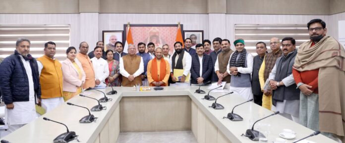 People's representative meeting the Chief Minister in Lucknow