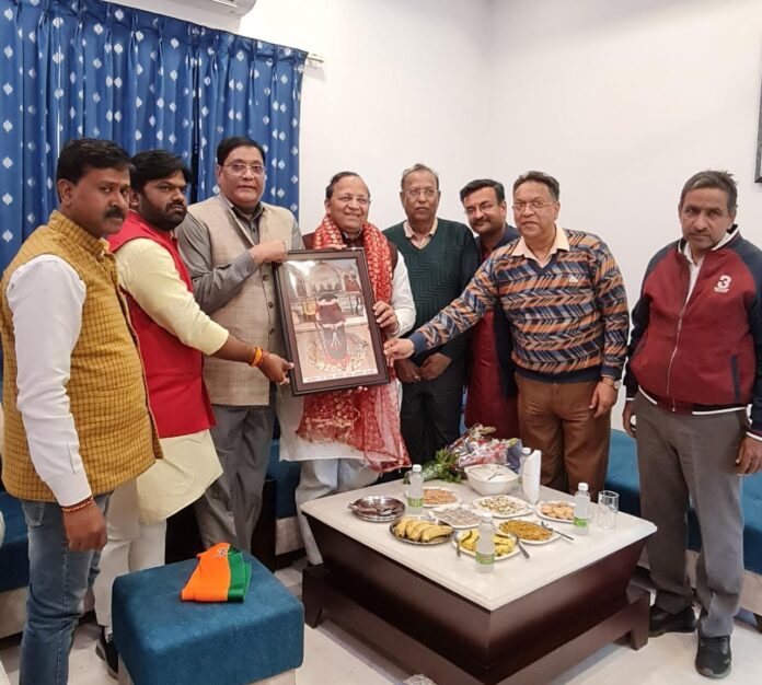 Traders welcoming the National General Secretary of BJP