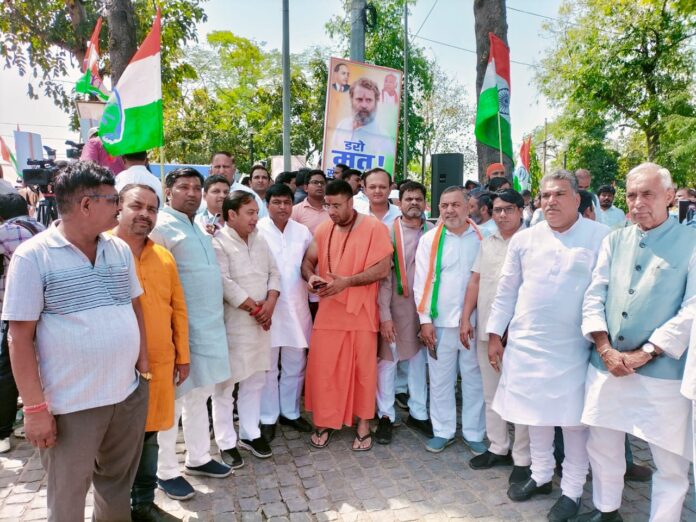 Congressmen of Hapur reached Delhi in Satyagraha