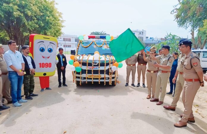 SP flagging off the campaign vehicle