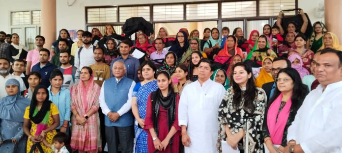 Union Minister of State General VK Singh with the beneficiaries