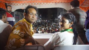 Congress candidate Manvi Singh in public meeting