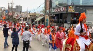 Showering flowers on the Shaurya movement of Durga Vahini