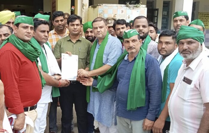 Hapur News Bhartiya Kisan Union Janshakti submitted memorandum to SDM