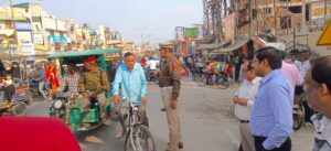 Illegal E-Rickshawsअपंजीकृत और ओवरलोड ईरिक्शा पर चला चाबुक, 30 ई-रिक्शा की सीज