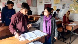 School Inspection एसडीएम ने स्कूलों का किया निरीक्षण, दो आंगनबाड़ी कार्यकत्री मिली अनुपस्थित मिली