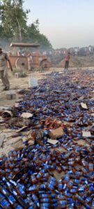 Hapur Crime News पुलिस ने शराब माफियाओं की 34 लाख की शराब पर चलाया बुलडोजर