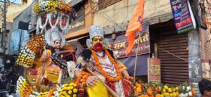 Hapur संगीतमय श्री राम कथा से पहले धूमधाम से निकाली भव्य कलश यात्रा