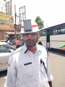 AC Helmet ट्रैफिक पुलिस को भीषण गर्मी में मिलेगी राहत, ठंडक देगा AC Helmet