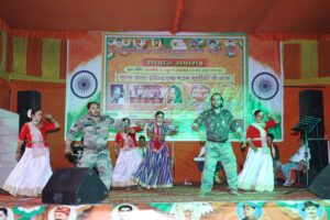 Hapur देशभक्ति से ओतप्रोत नृत्य व गायन के साथ शहीदों को किया नमन