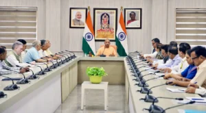 CM Yogi एक्शन में सीएम योगी, चुनाव के बाद अफसरों के साथ की बैठक; दिए निर्देश