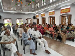 Hapur आर्य समाज में शुरू हुआ वेद प्रचार उत्सव, प्रात:काल की बेला में अमृत ध्यान साधन शिविर प्रारंभ